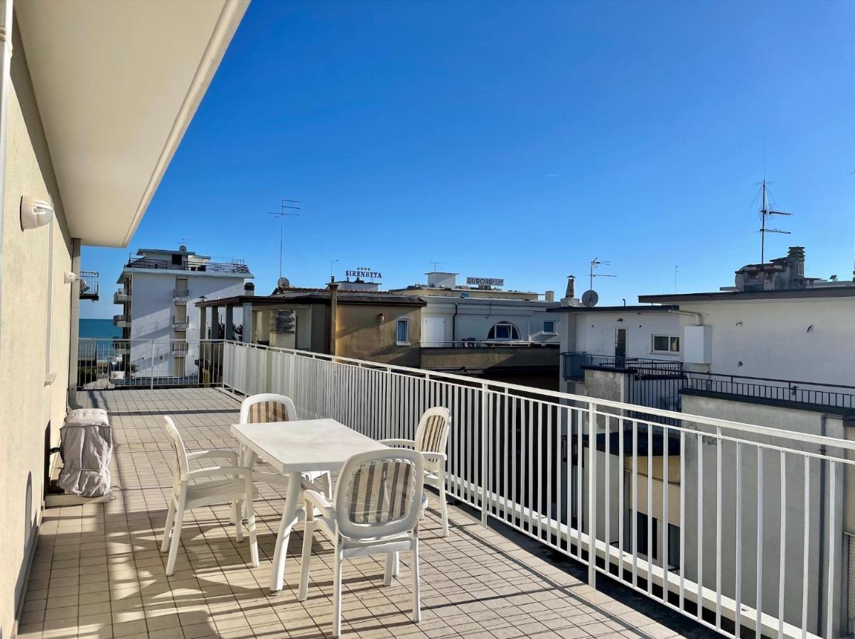 Palazzo Masotto - Carraro Immobiliare Jesolo - Family Apartments Buitenkant foto