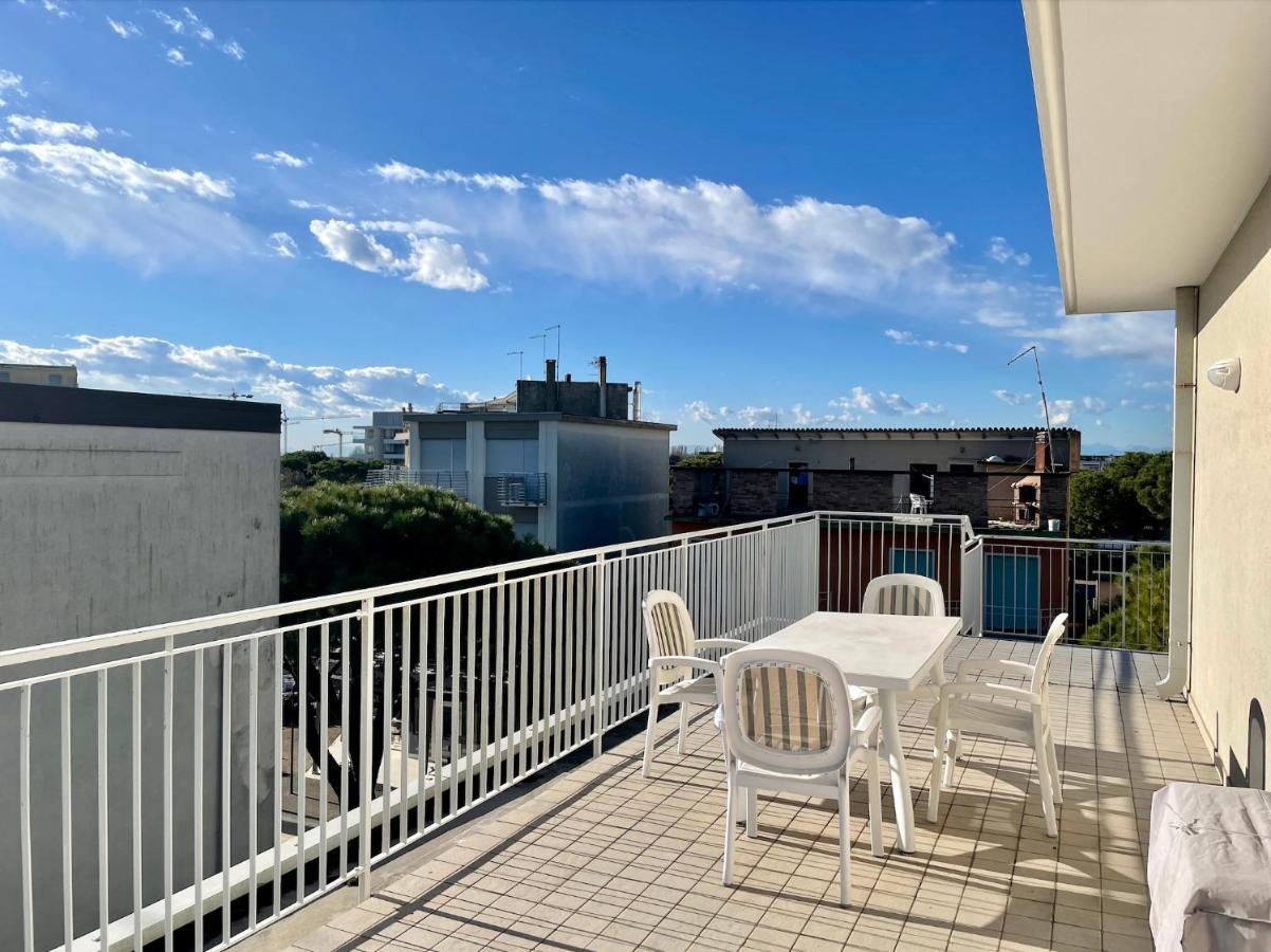 Palazzo Masotto - Carraro Immobiliare Jesolo - Family Apartments Buitenkant foto